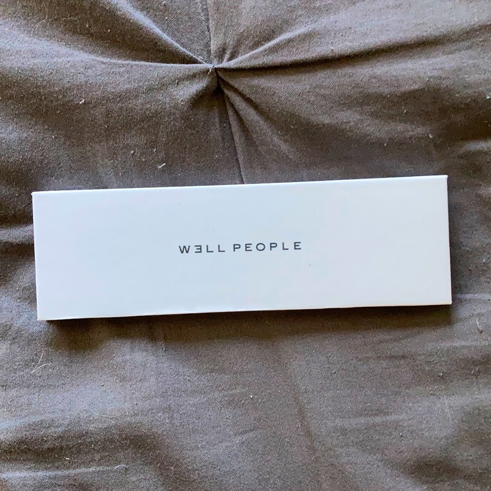 Well People Taupe Eyeshadow Palette